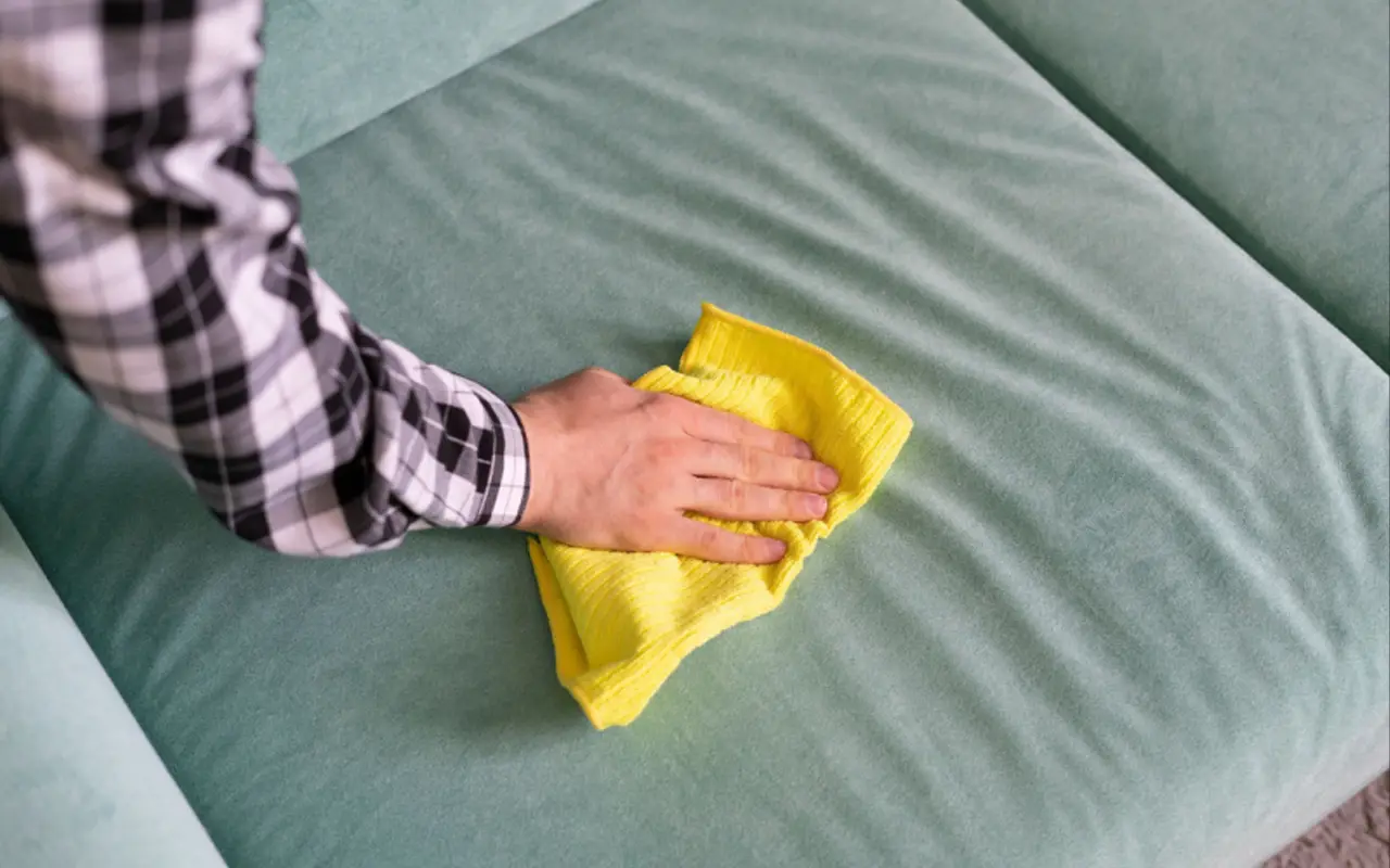 How to Remove Water Stains From Couch